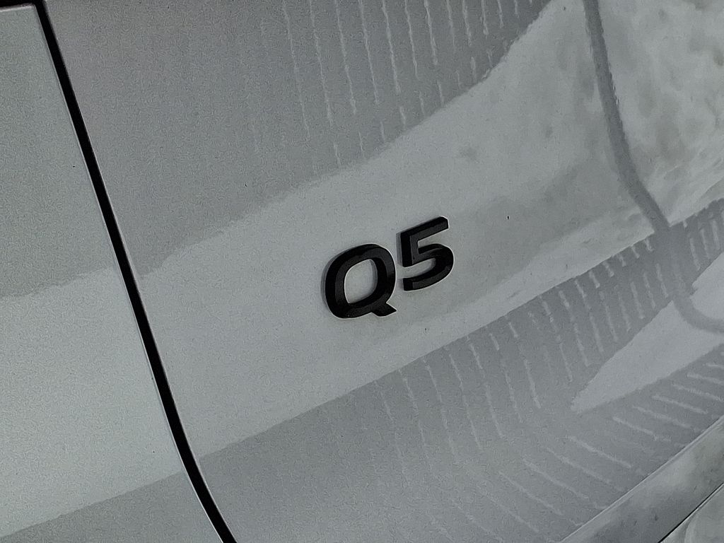Thumbnail: 2025 Audi Q5 - 4