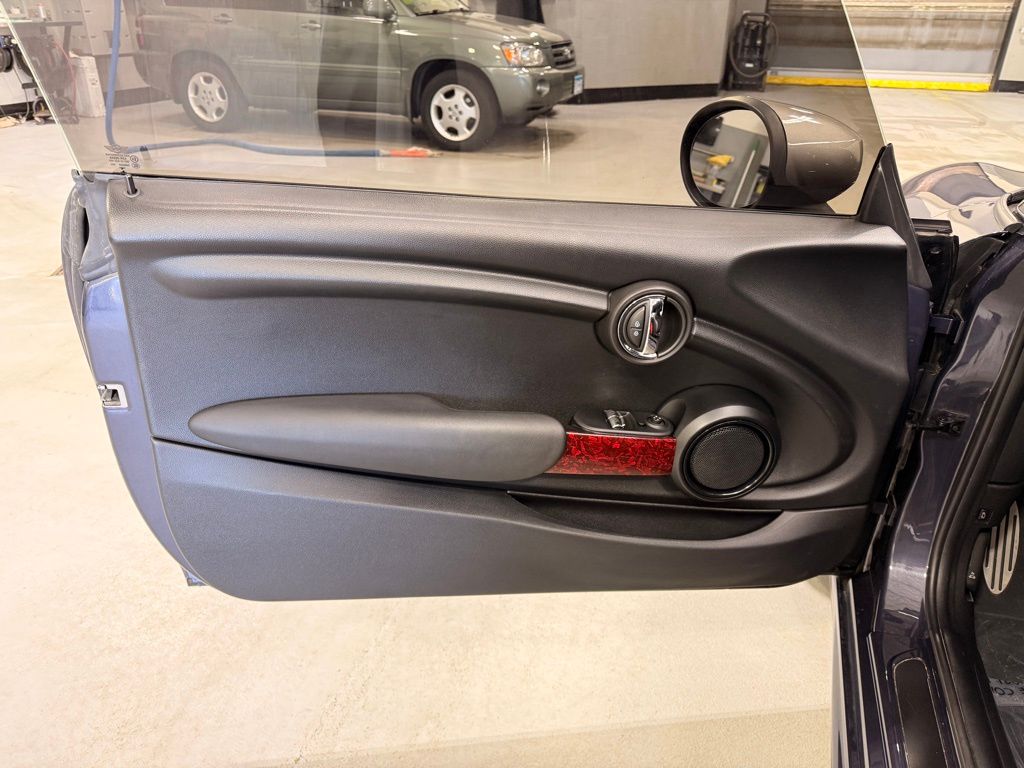 Thumbnail: 2021 MINI Cooper - 10