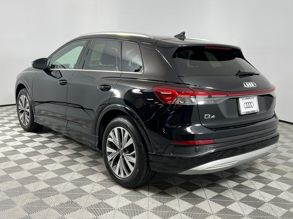 Thumbnail: 2023 Audi Q4 e-tron - 3