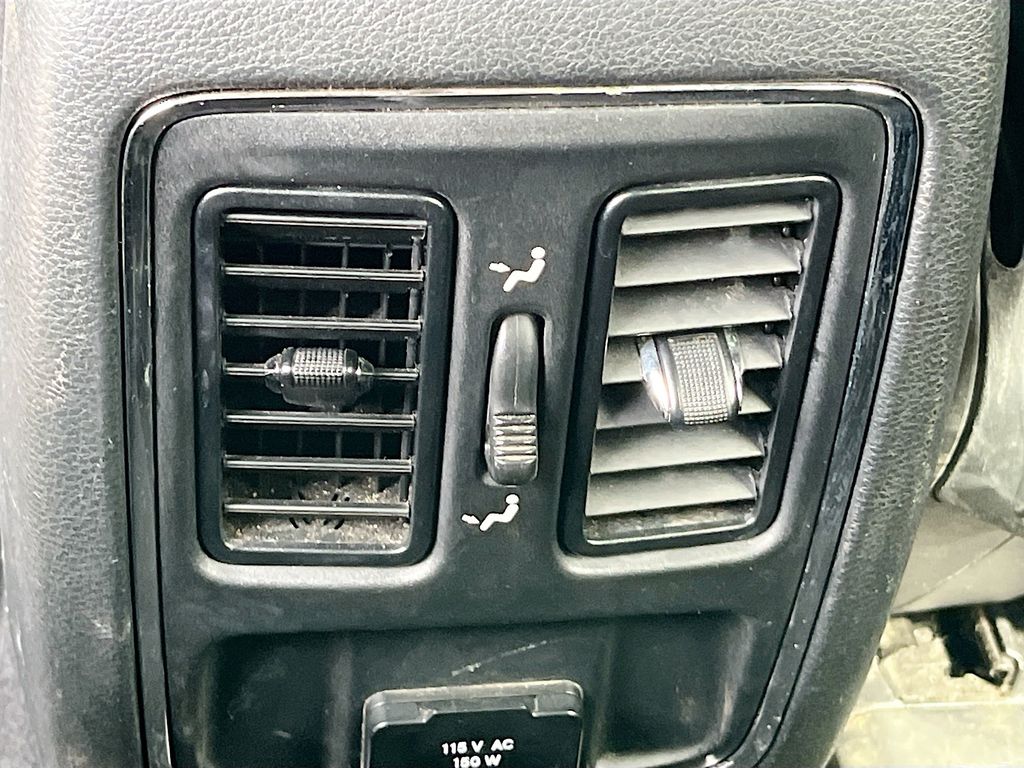 Used 2020 White Jeep Altitude image 27