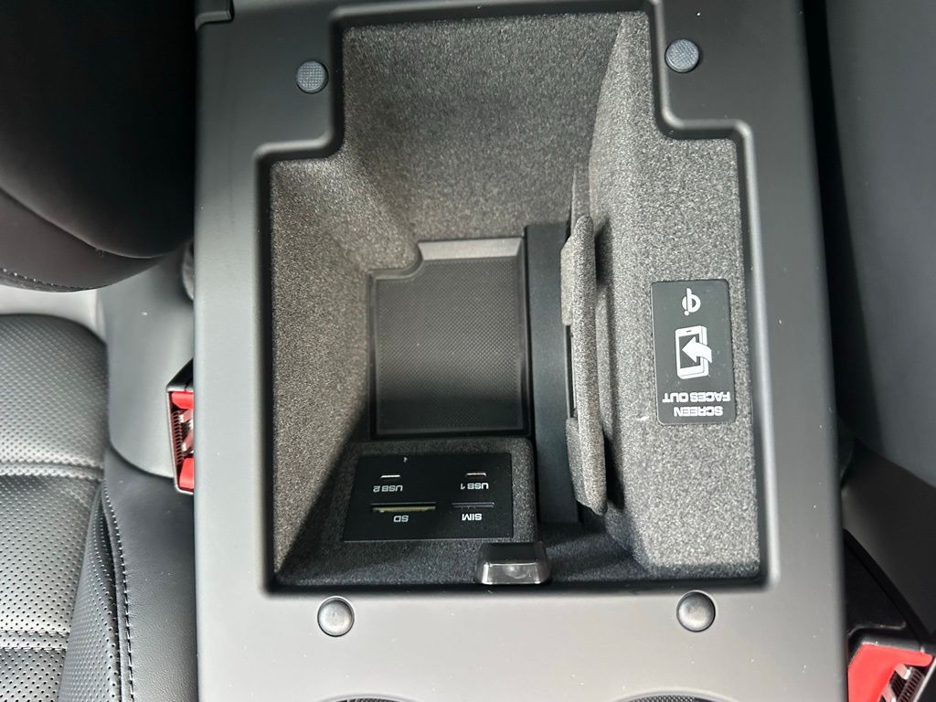 Thumbnail: 2026 Porsche Macan - 29