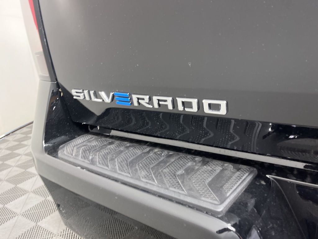 2024 Chevrolet Silverado EV  21