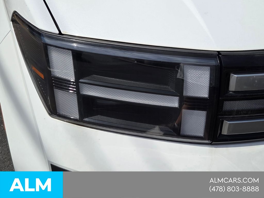Used 2024 White Hyundai SEL image 26