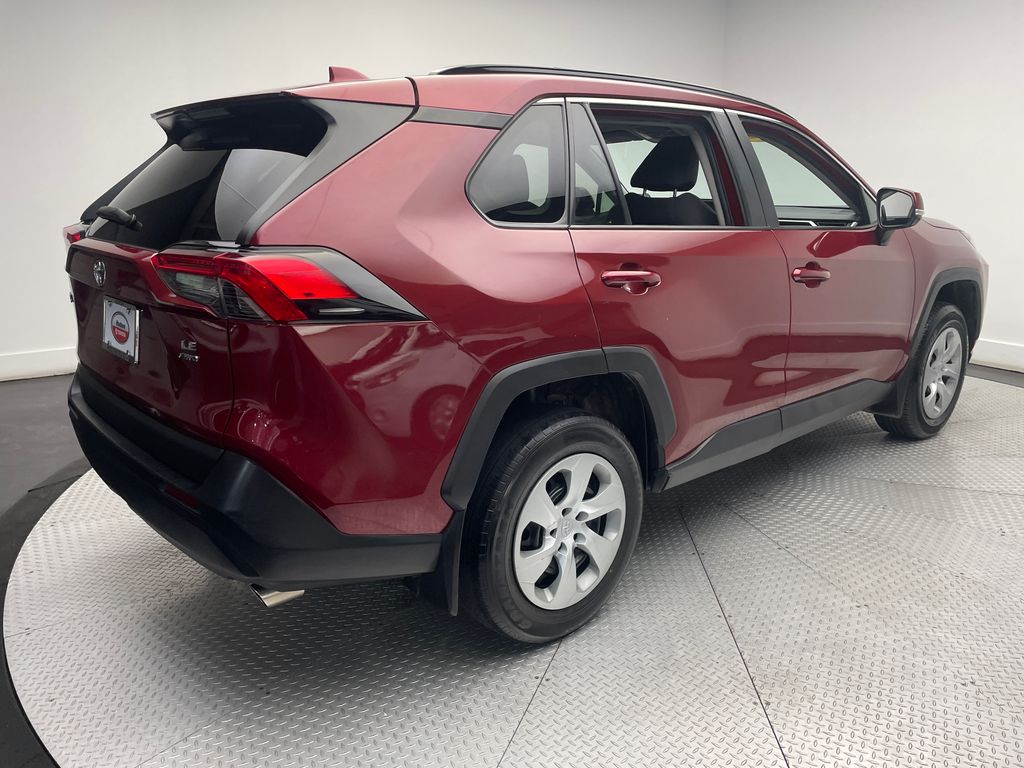 2021 Toyota RAV4 LE 5