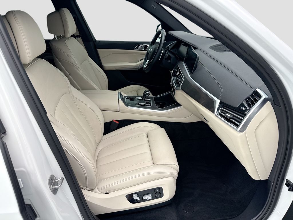 Thumbnail: 2021 BMW X5 - 19