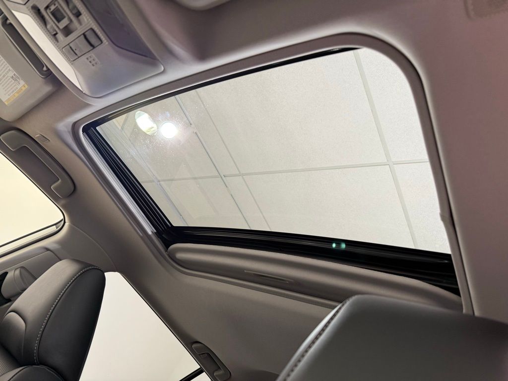 Thumbnail: 2025 Toyota RAV4 - 18