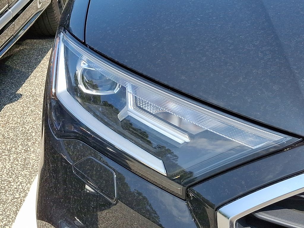 Thumbnail: 2023 Audi Q7 - 4