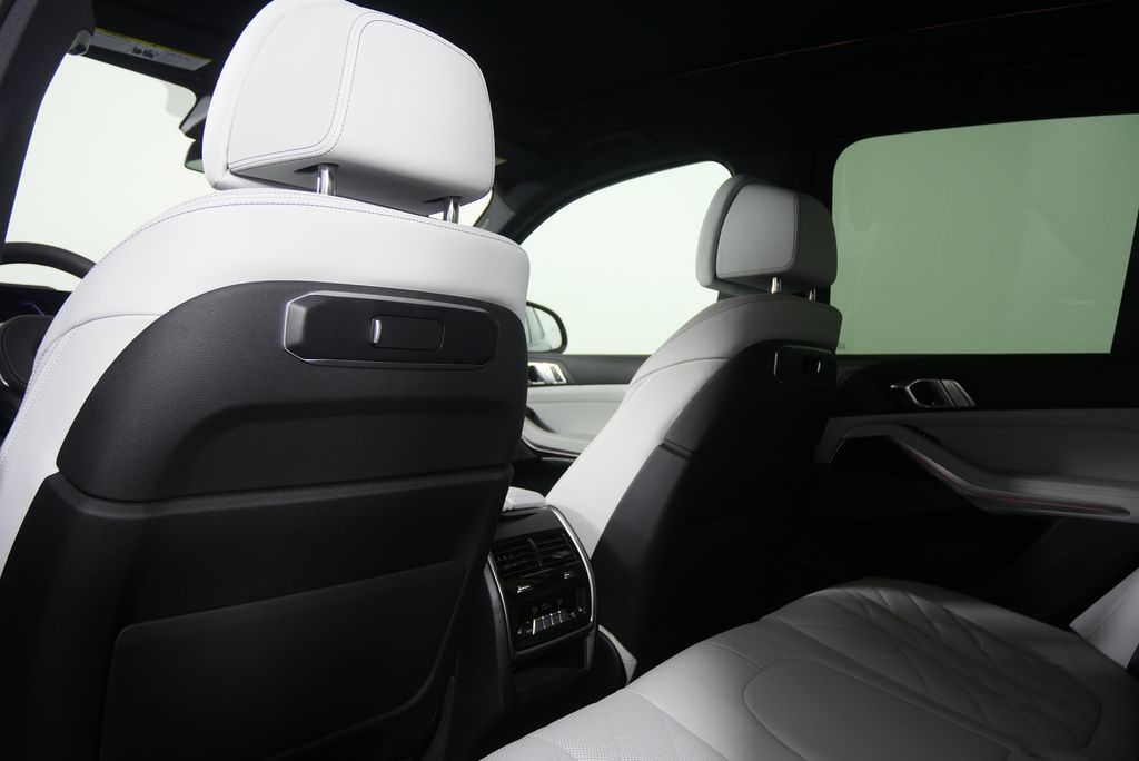 Thumbnail: 2026 BMW X5 - 17