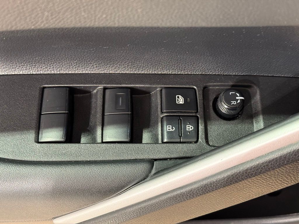 Thumbnail: 2025 Toyota Corolla Cross - 16