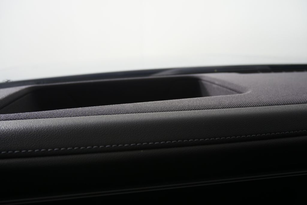 Thumbnail: 2023 BMW 7 Series - 21