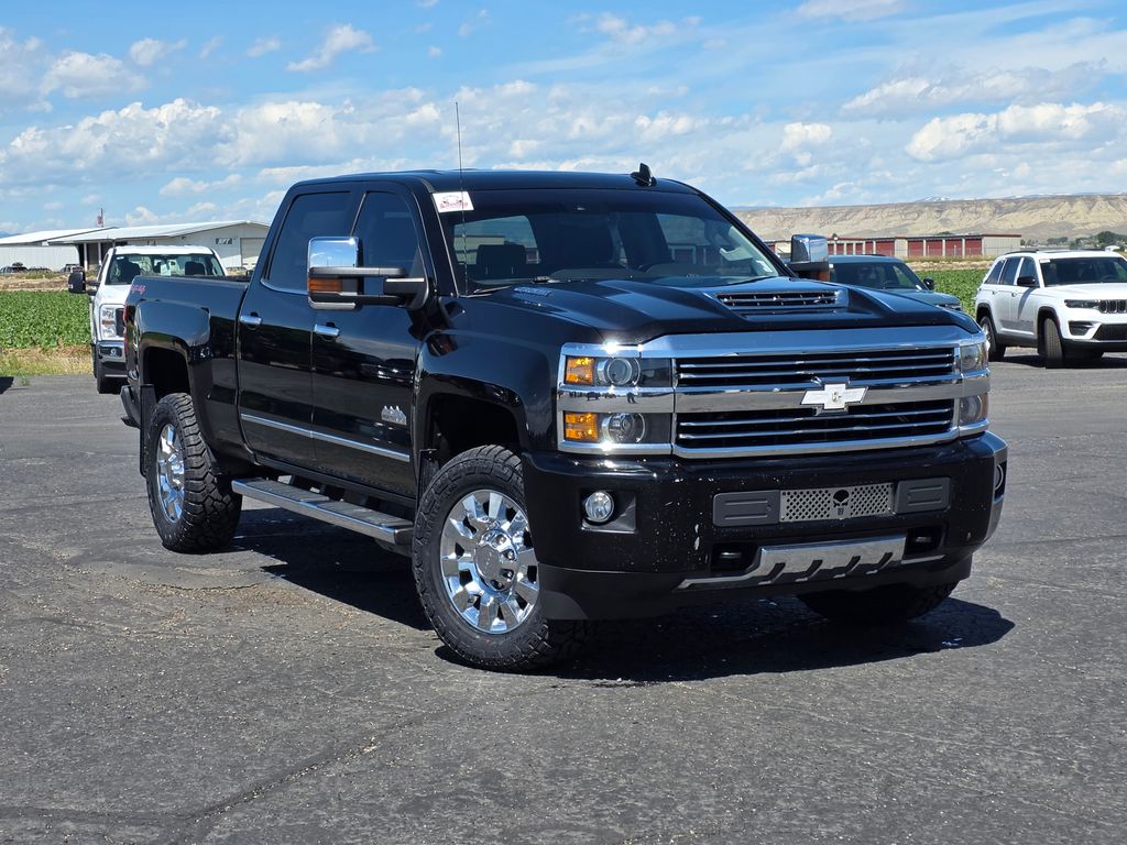 2017 Chevrolet Silverado 2500HD Pickup Truck Four-Wheel Drive 6-Speed Automatic