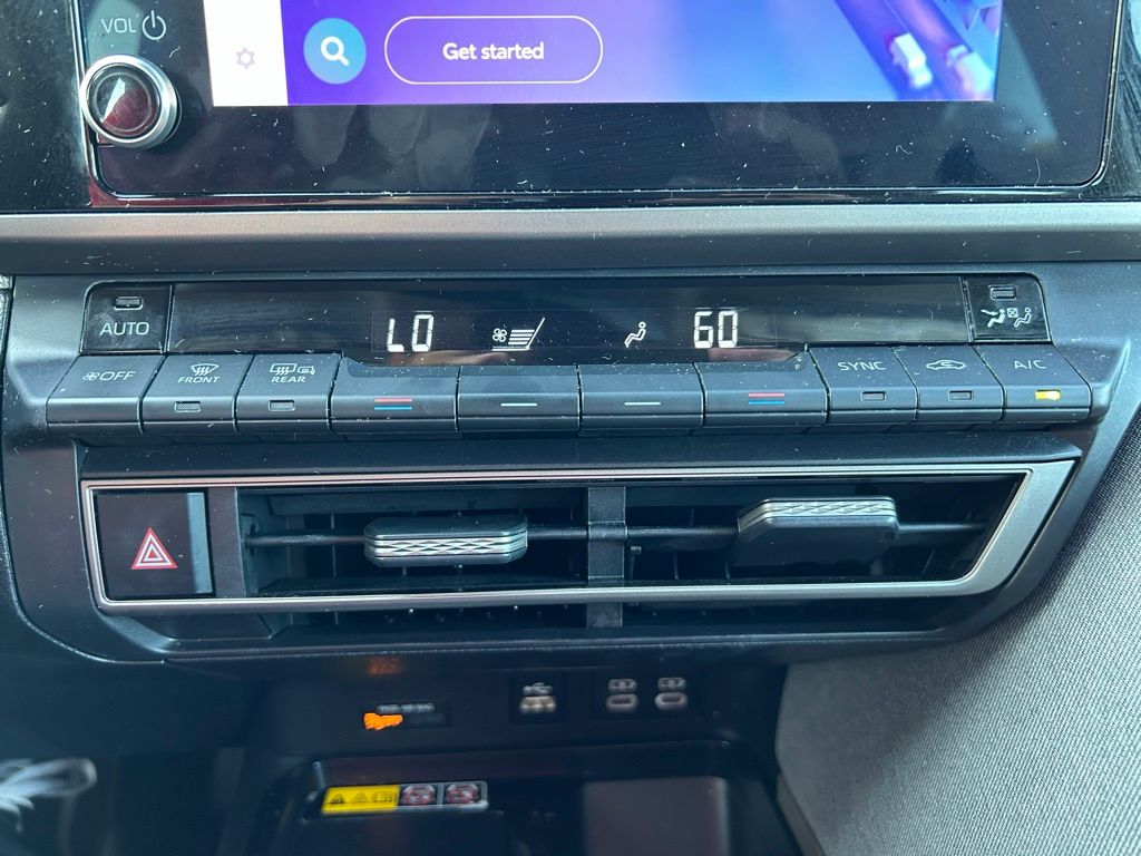 Thumbnail: 2025 Toyota Camry - 25