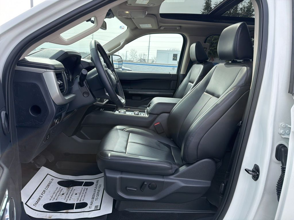 Thumbnail: 2024 Ford Expedition MAX - 17
