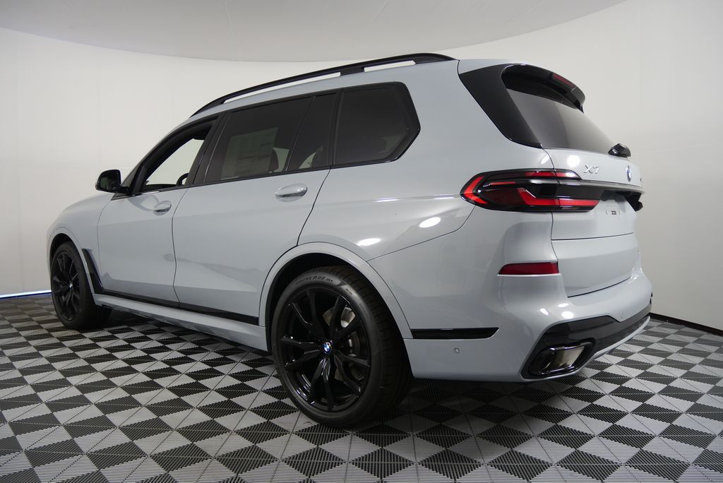 2026 BMW X7 xDrive40i 5