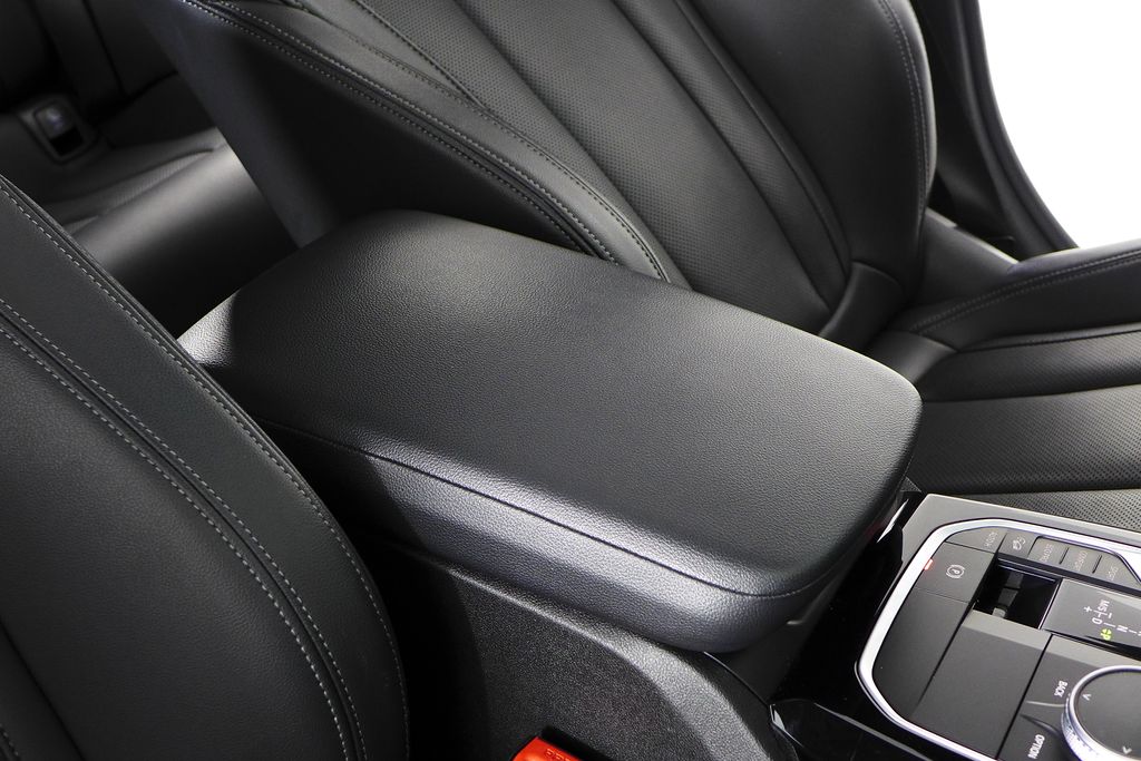 Thumbnail: 2022 BMW X4 - 16