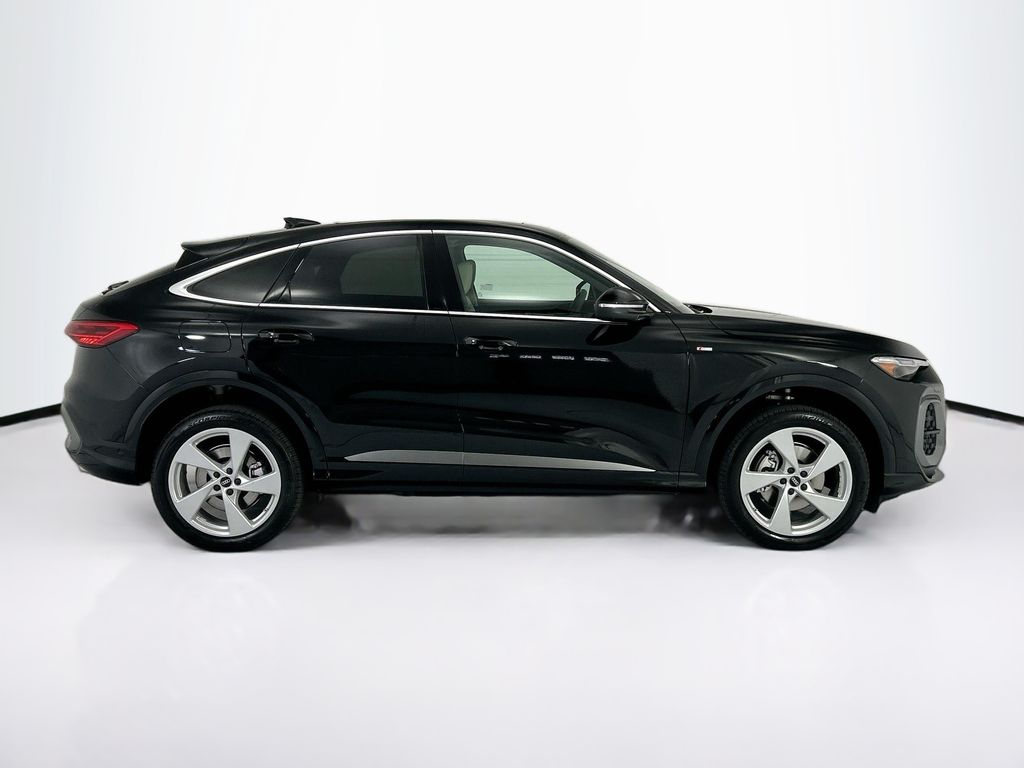 Thumbnail: 2026 Audi Q5 - 4