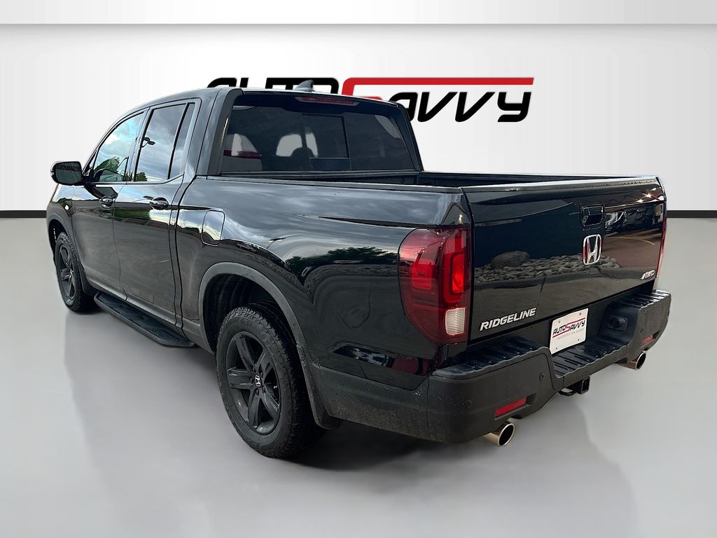 View vehicle photo 5