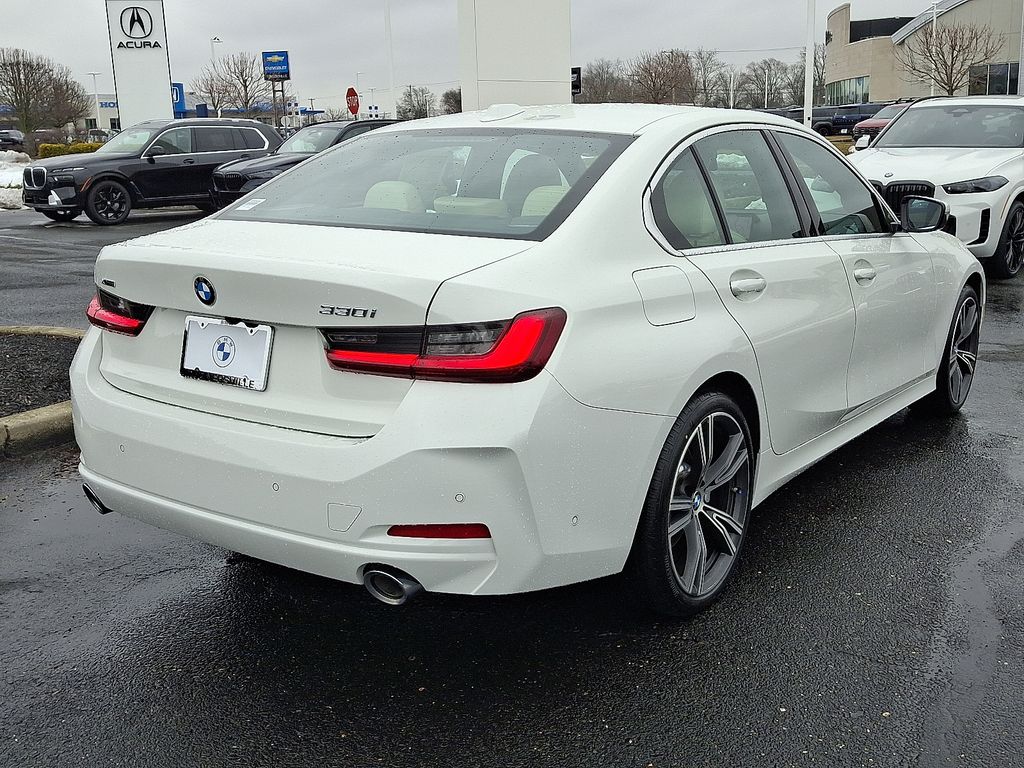 Thumbnail: 2024 BMW 3 Series - 6