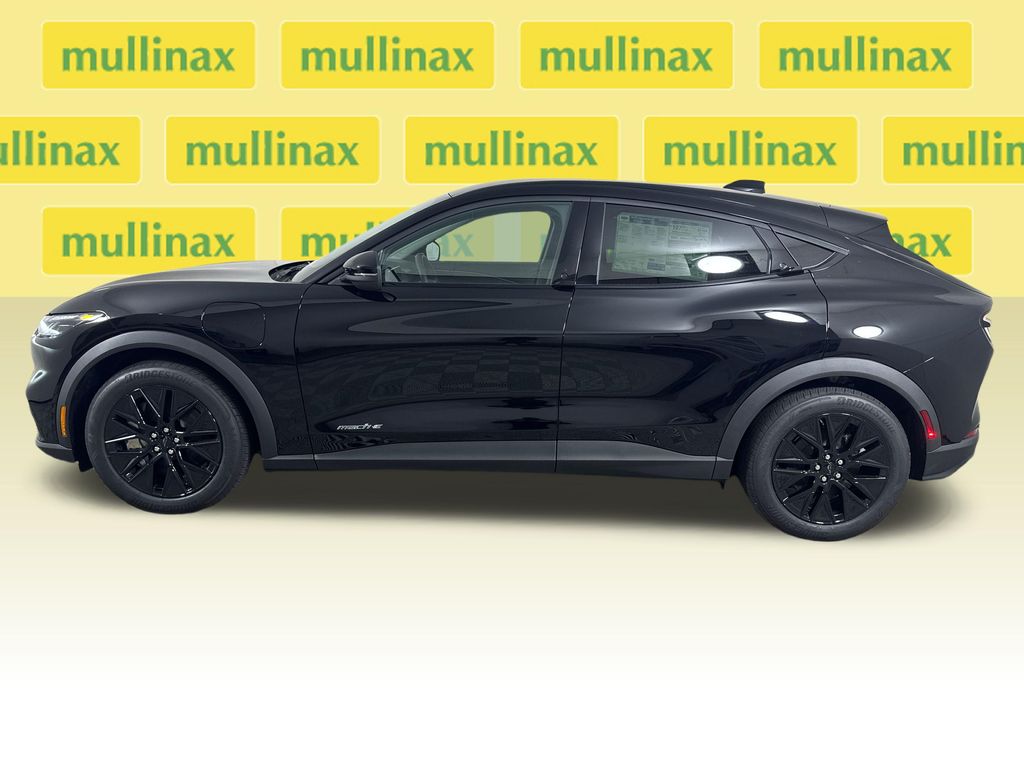 New 2026 Black Ford Select image 2