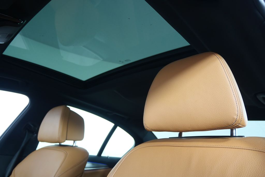 Thumbnail: 2019 BMW 5 Series - 12
