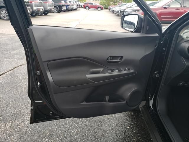 new 2025 Nissan Kicks Play car, priced at $21,149