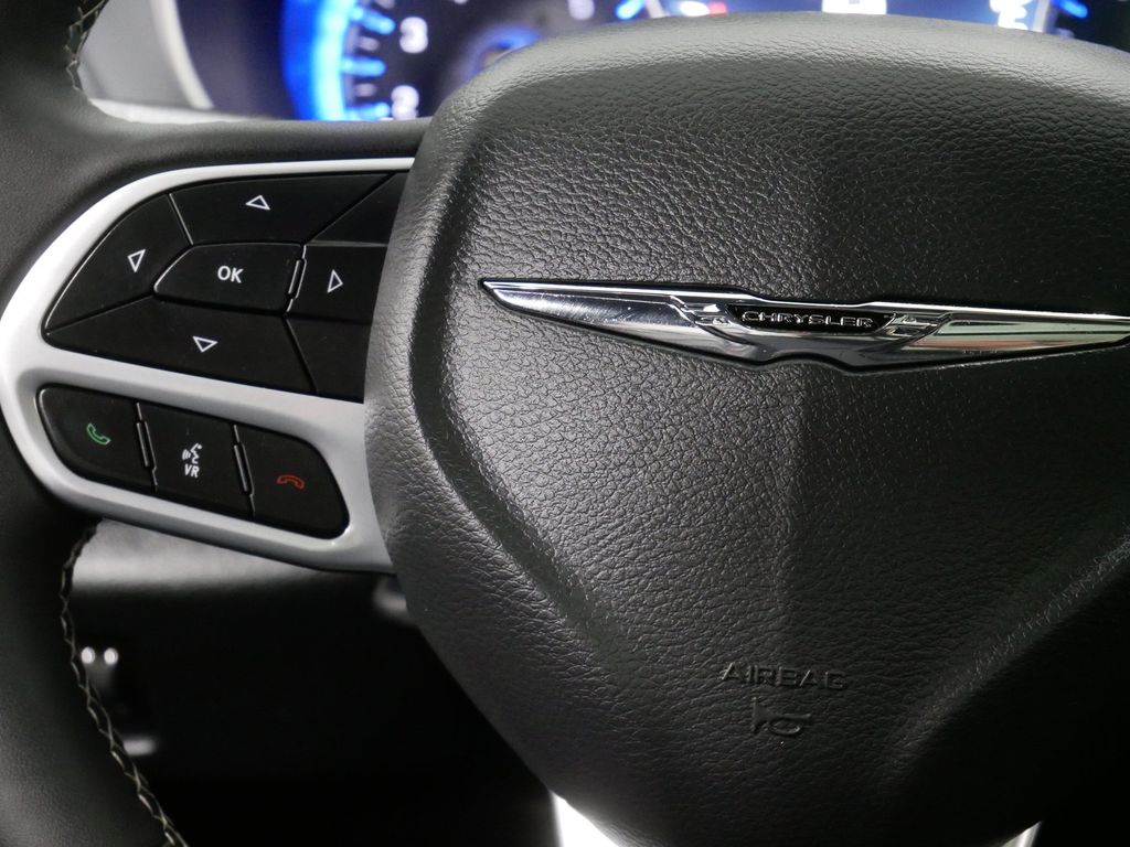 Used 2026 Chrysler Pacifica Van