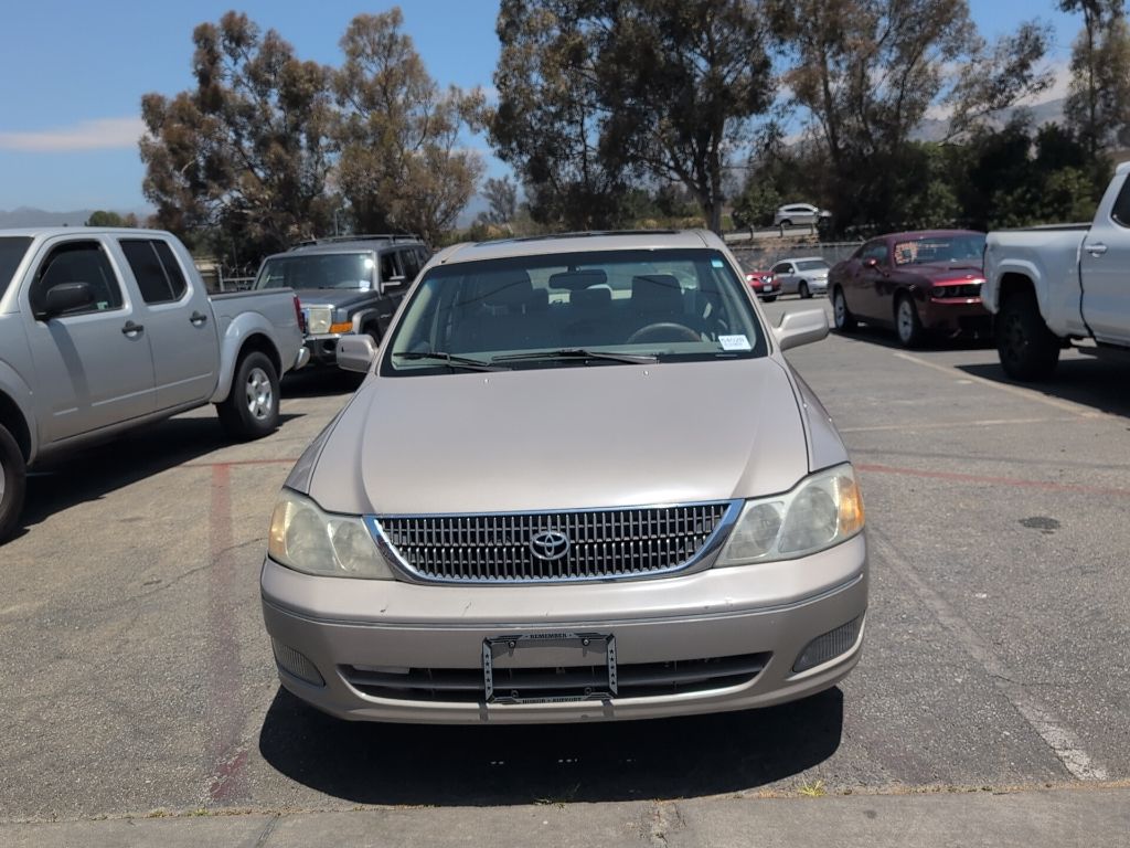Used 2000 Toyota Avalon XLS with VIN 4T1BF28B3YU032532 for sale in Glendora, CA