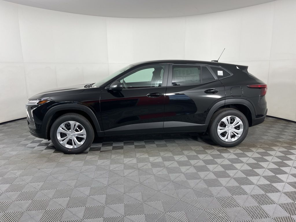 Thumbnail: 2026 Chevrolet Trax - 2