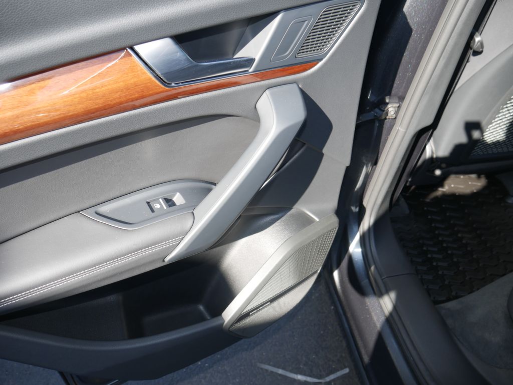 Thumbnail: 2023 Audi Q5 - 20