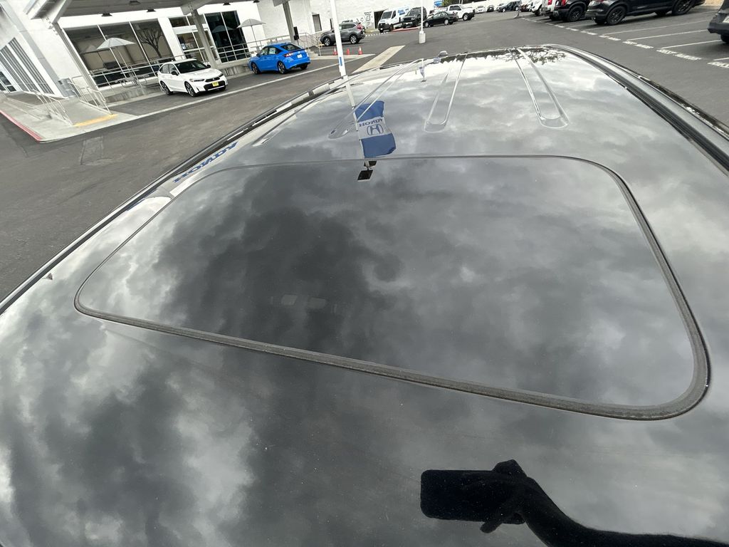 Thumbnail: 2017 Honda Pilot - 22