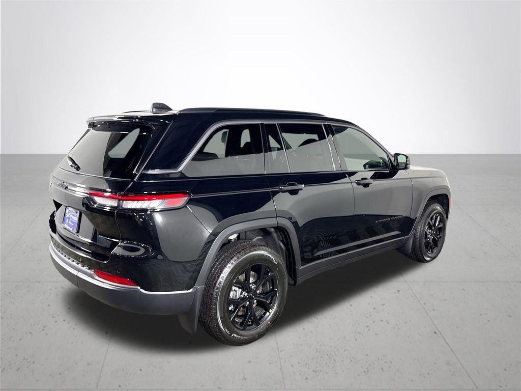 2026 Jeep Grand Cherokee Laredo