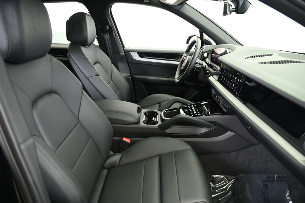 Thumbnail: 2024 Porsche Cayenne - 23