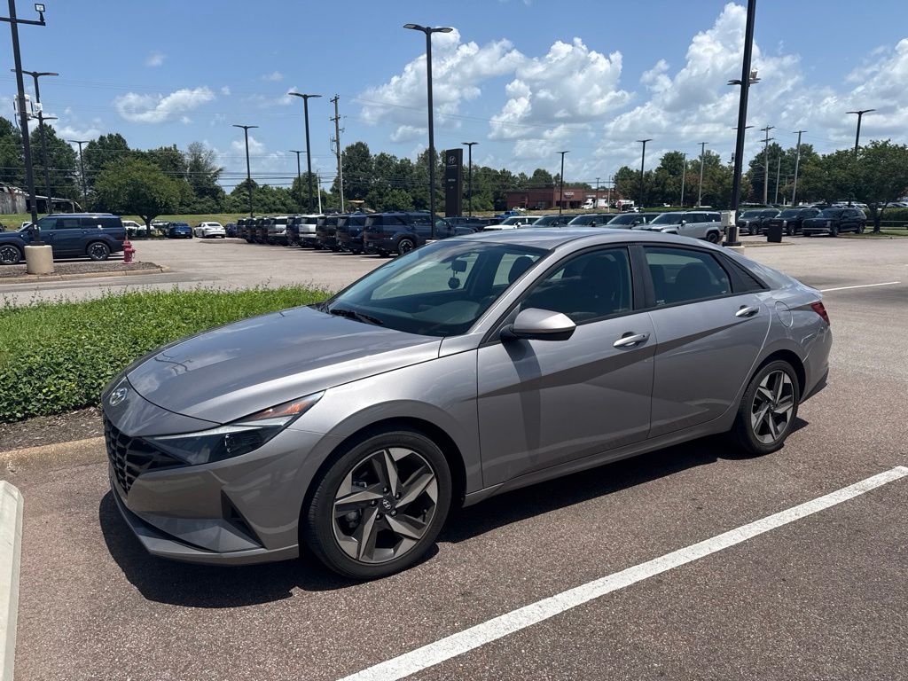 Used 2023 Hyundai Elantra Sedan