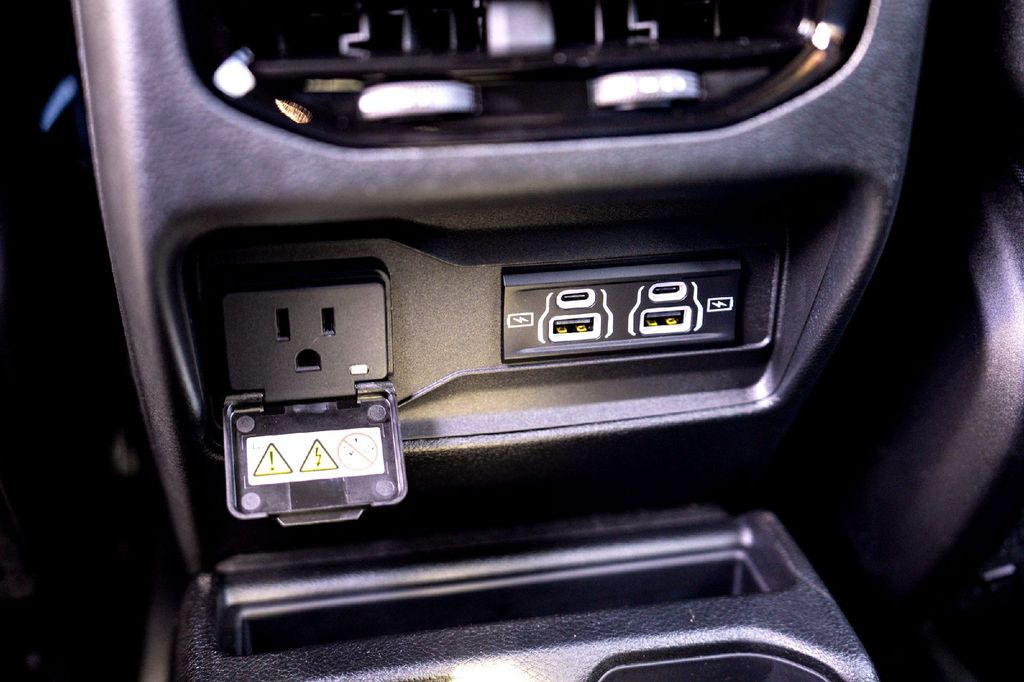 New Car 2025 Jeep Grand Cherokee L  Altitude For Sale Under $50,000 In Taylor, Texas