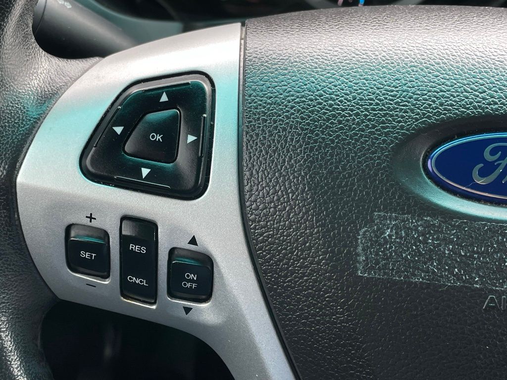 Thumbnail: 2015 Ford Explorer - 15