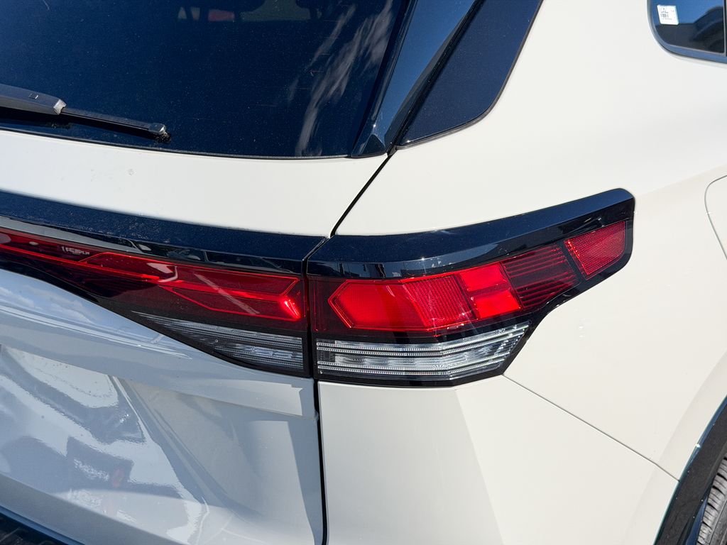 New 2026  Volkswagen 2.0T SE R-Line Black image 8