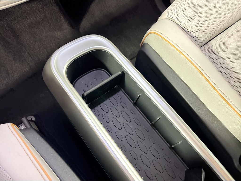2025 Volkswagen ID. Buzz Pro S Plus