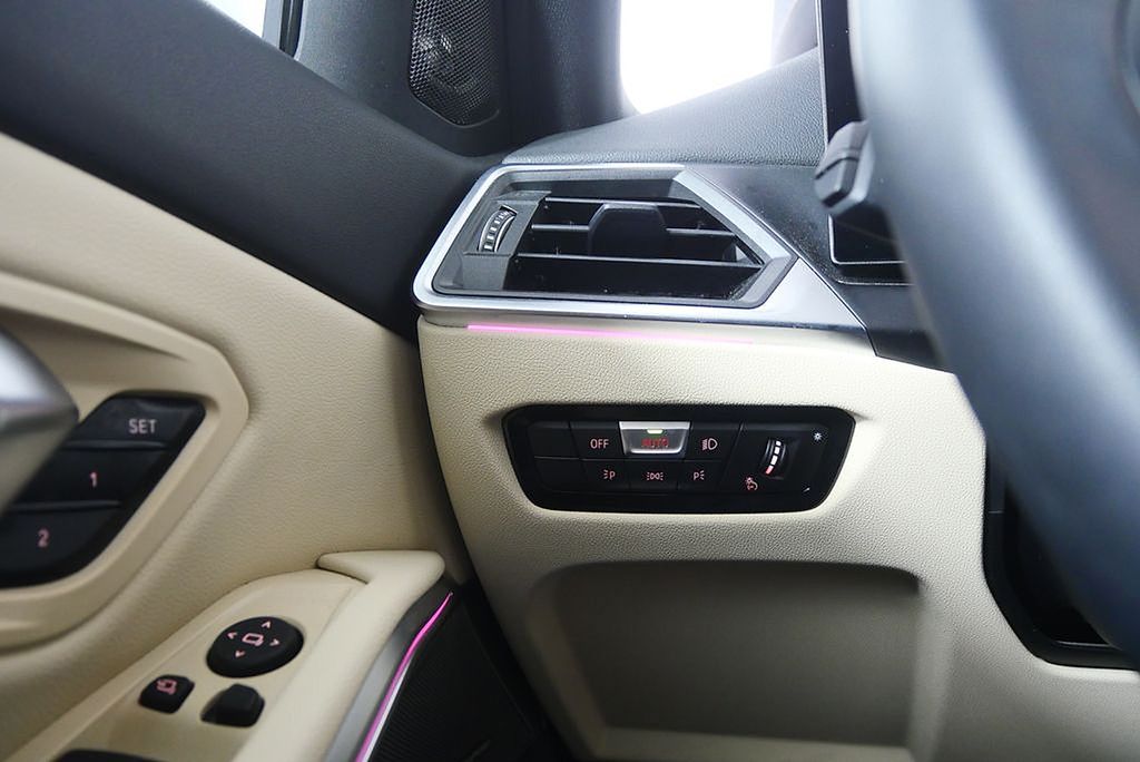 Thumbnail: 2024 BMW 3 Series - 21