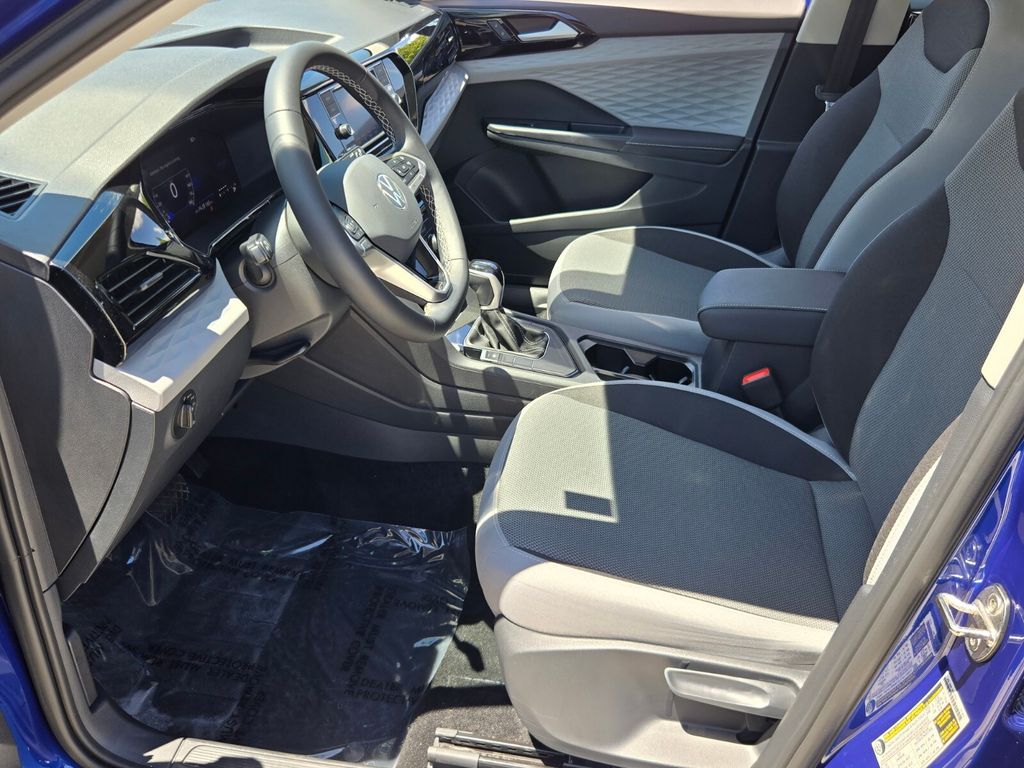 2024 Volkswagen Taos - $17,500
