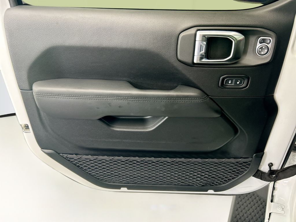 Thumbnail: 2021 Jeep Wrangler - 23
