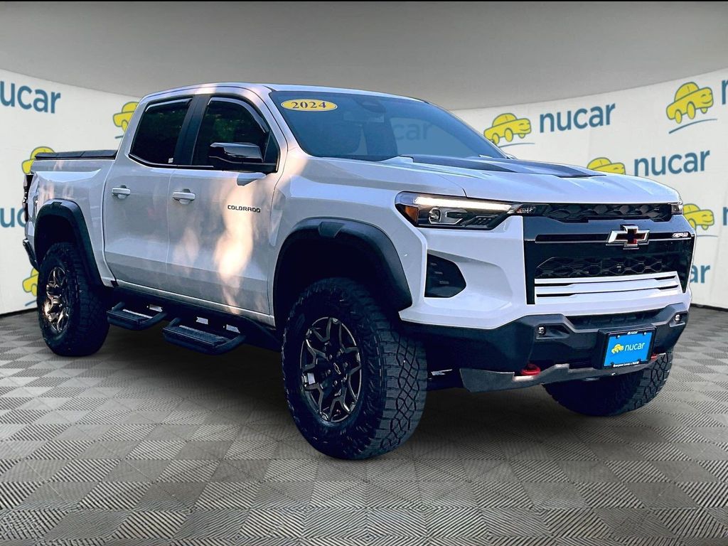 Summit White 2024 Chevrolet Colorado Pickup Truck Four-Wheel Drive 8-Speed Automatic