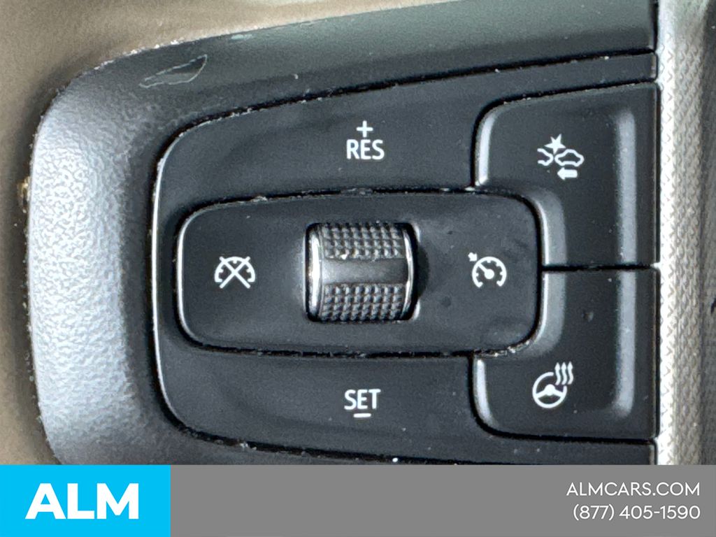 Used 2023 Silver GMC Denali image 30