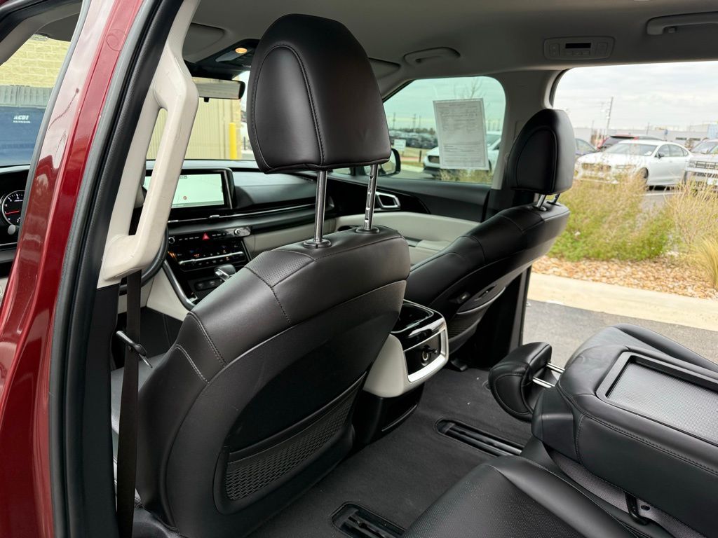 Thumbnail: 2022 Kia Carnival - 9