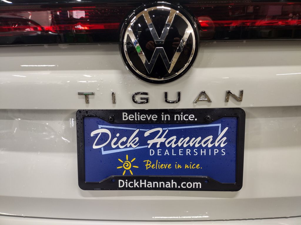 2025 Volkswagen Tiguan 2.0T SE