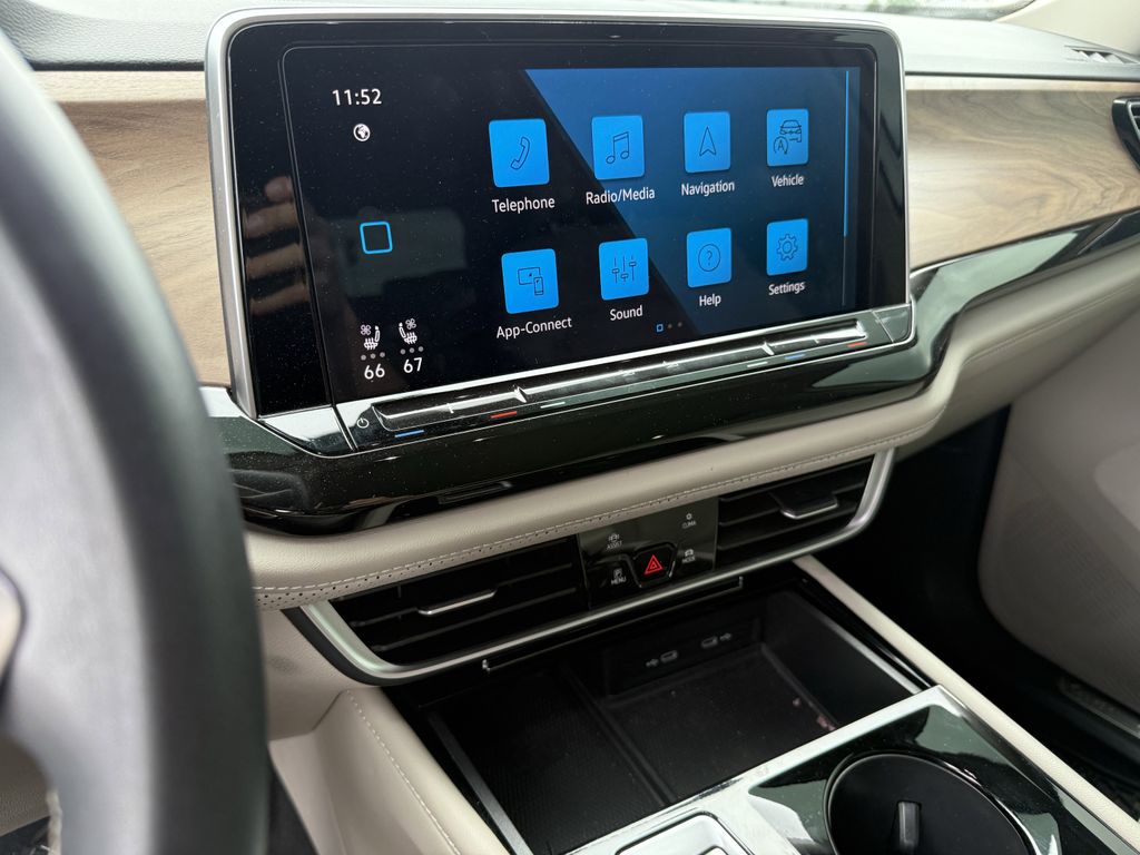 2024 Volkswagen Atlas 2.0T SE w/Technology White at DeMontrond Gulf Freeway