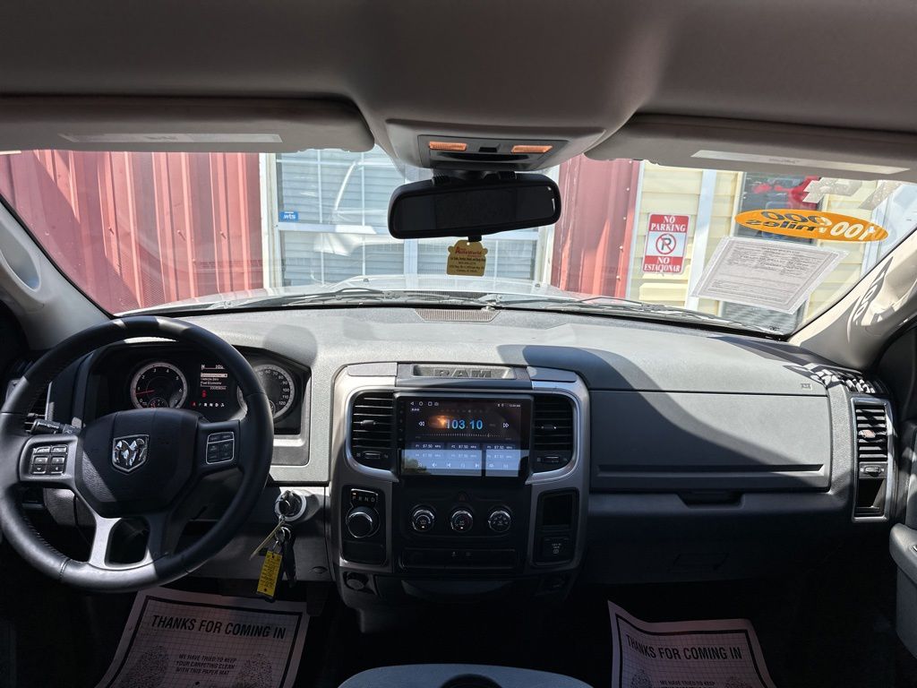 View vehicle photo 4