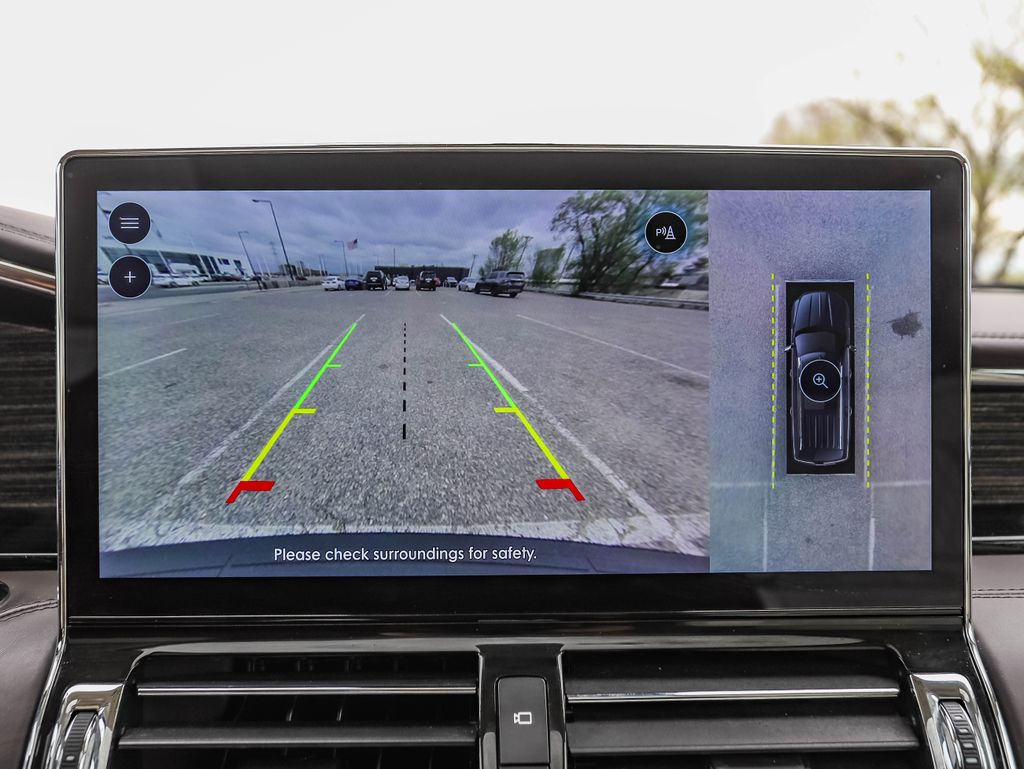 Thumbnail: 2022 Lincoln Navigator - 17