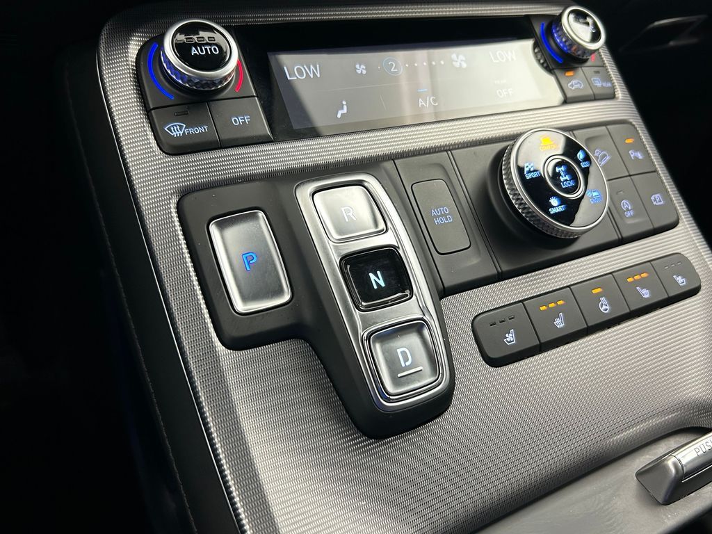 Used 2024 Robust Emerald Hyundai Calligraphy image 24