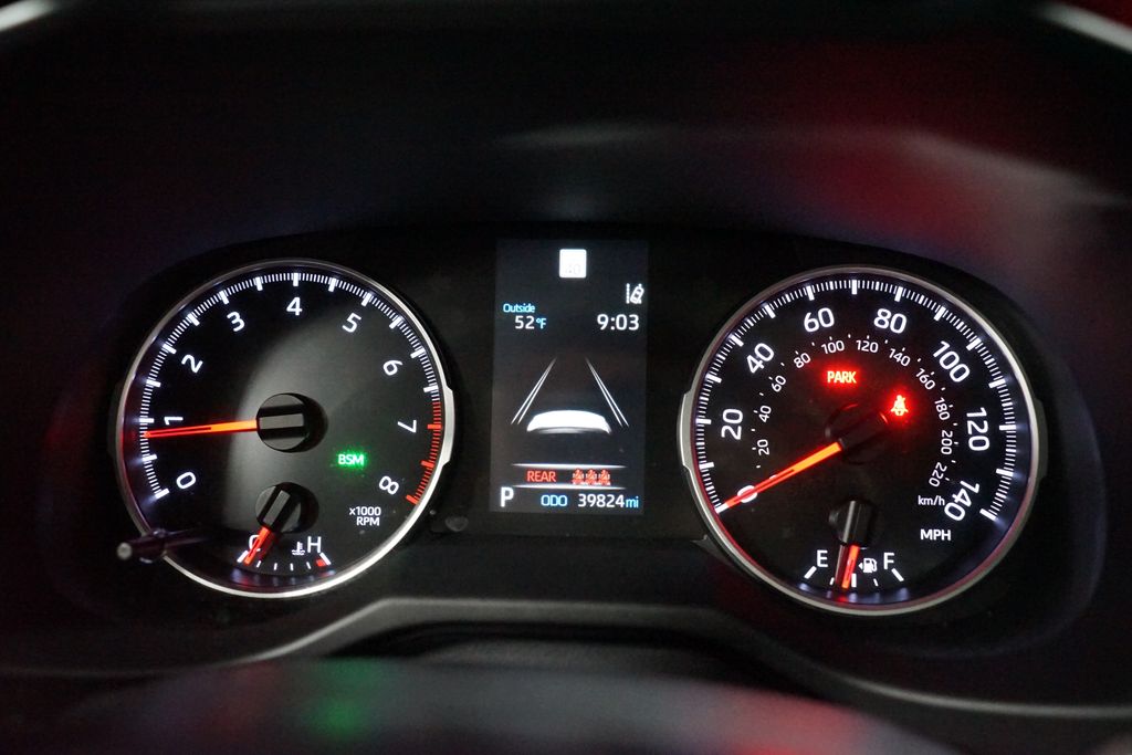 Thumbnail: 2021 Toyota RAV4 - 15