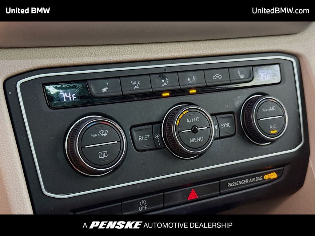 Thumbnail: 2021 Volkswagen Atlas - 10